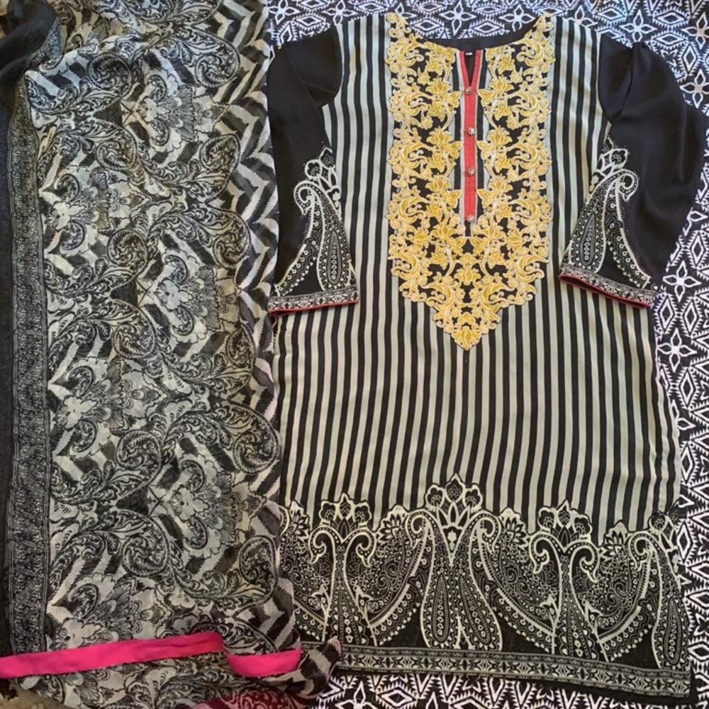 New 3 piece large boutique Salwar Kameez chiffon